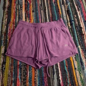 alo accolade shorts